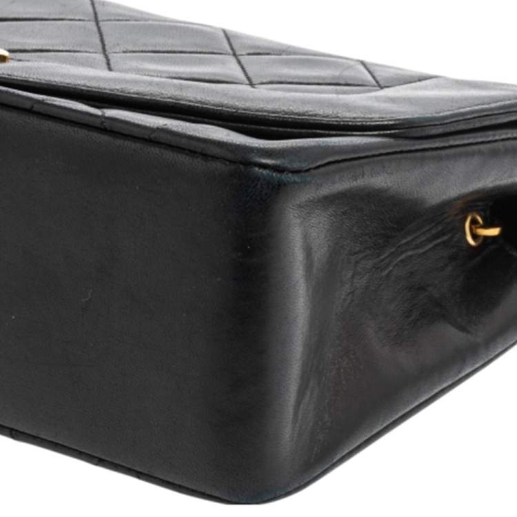 مملوكة مسبقًا Chanel Black Quilted Leather Diana Flap Bag