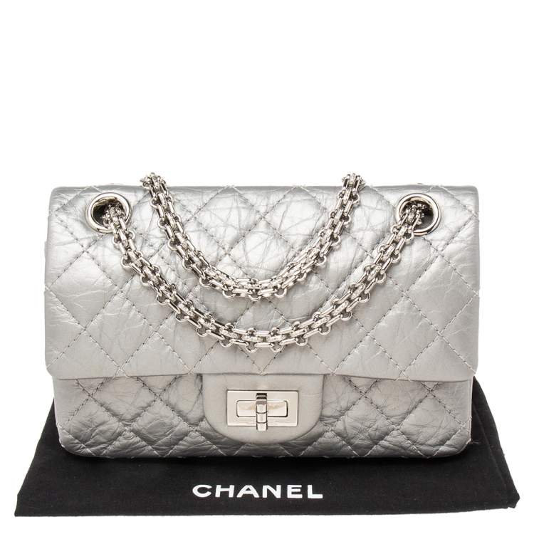 Pre Owned Chanel Silver Quilted Crinkled Leather 2.55 Reissue 224 Double Flap Bag