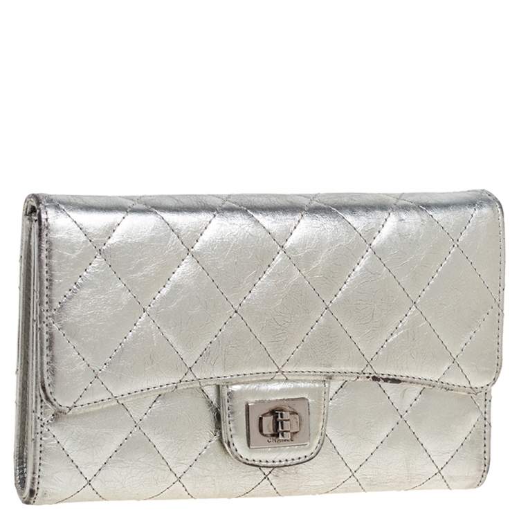 Pre Owned Chanel Silver Quilted Laminated Leather Reissue Trifold Wallet