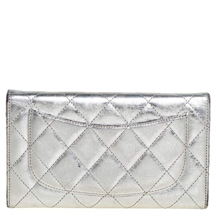 Pre Owned Chanel Silver Quilted Laminated Leather Reissue Trifold Wallet