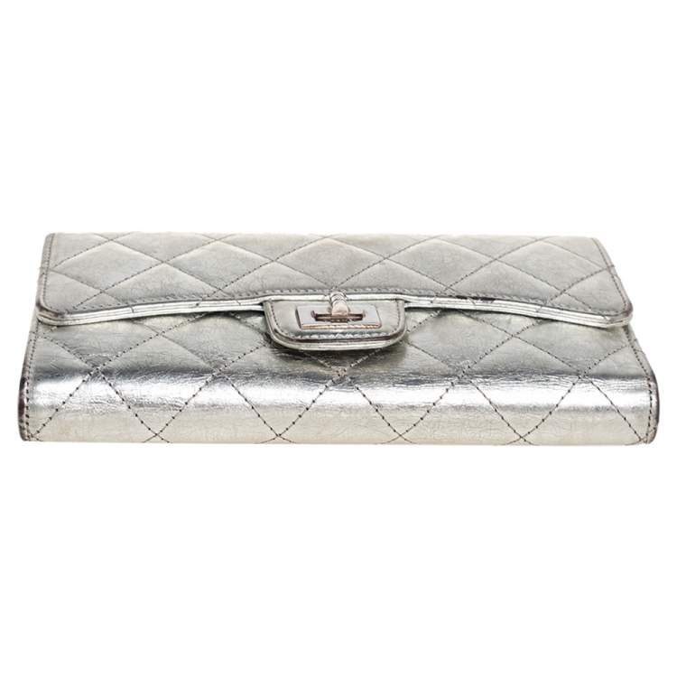 Pre Owned Chanel Silver Quilted Laminated Leather Reissue Trifold Wallet