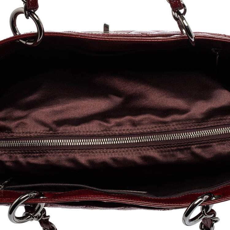 Pre Owned Chanel Burgundy Ombré Quilted Patent Leather 2.55 Reissue Bag