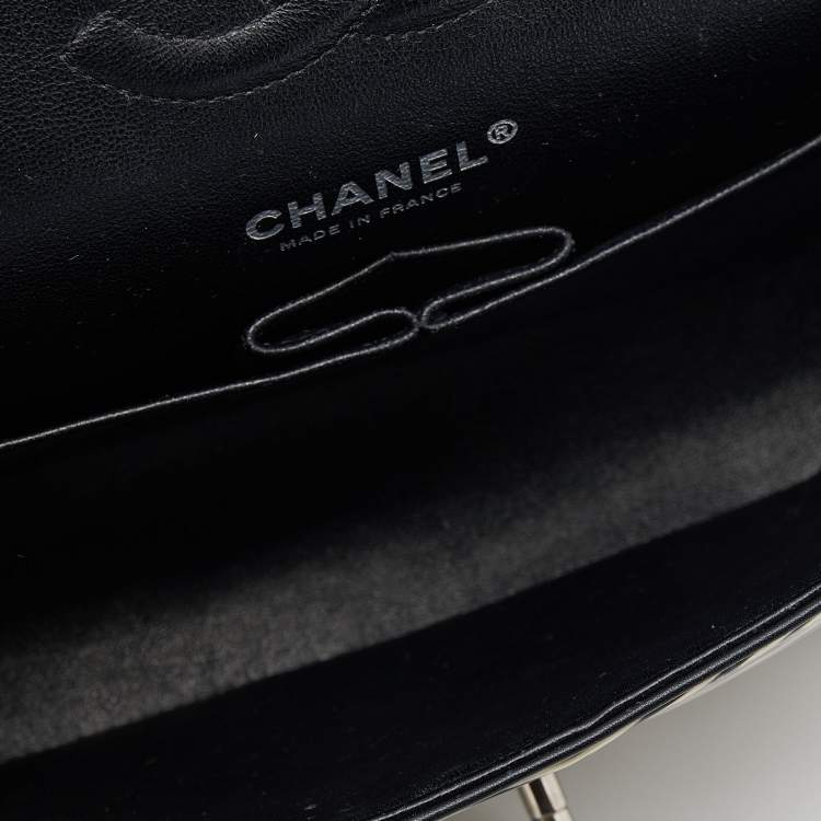 مملوكة مسبقًا Chanel Black/White Striped Patent Leather Medium Classic Double Flap Bag