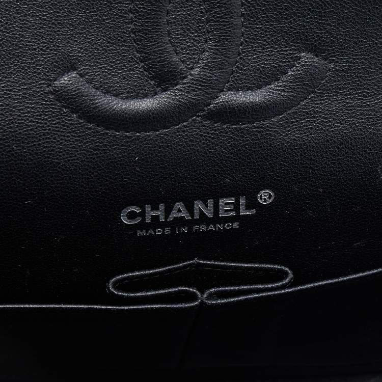 مملوكة مسبقًا Chanel Black/White Striped Patent Leather Medium Classic Double Flap Bag