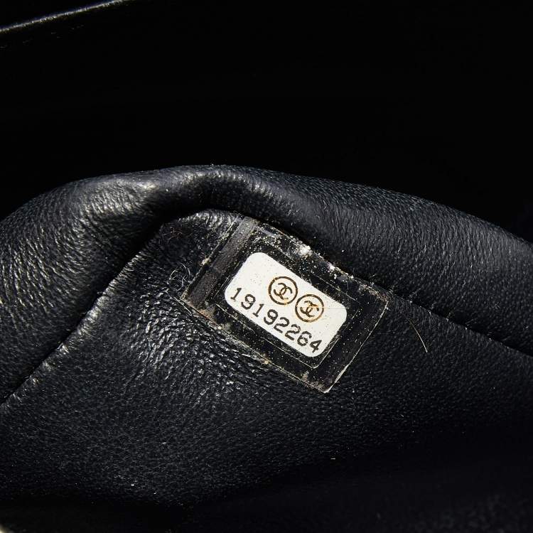 مملوكة مسبقًا Chanel Black/White Striped Patent Leather Medium Classic Double Flap Bag