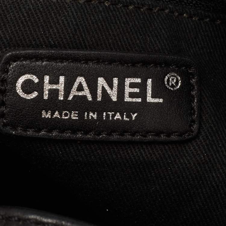 Pre Owned Chanel Black Leather Drawstring Hobo