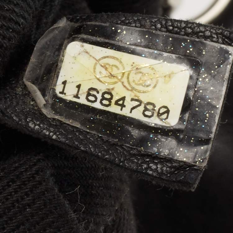 Pre Owned Chanel Black Leather Drawstring Hobo