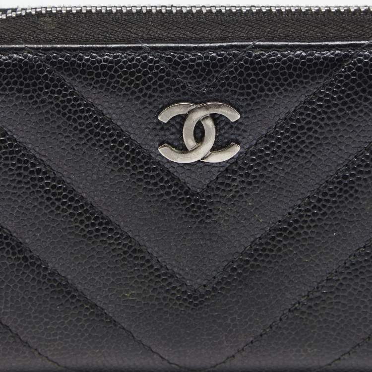 Pre Owned Chanel Black Quilted Caviar Leather Zip Around Coin Purse