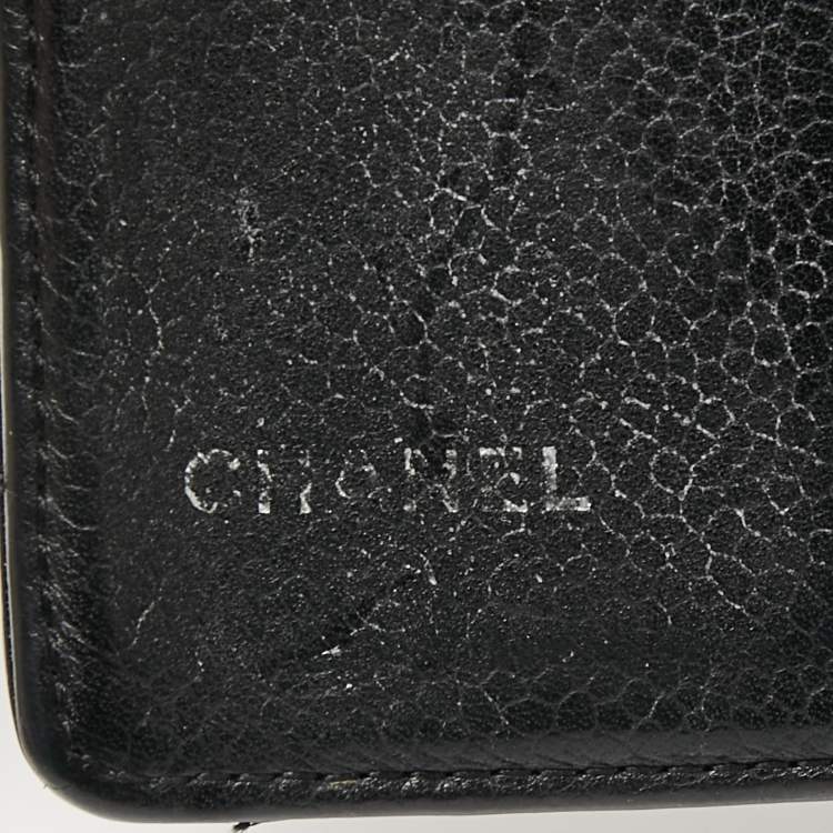 Pre Owned Chanel Black Quilted Leather Bifold Wallet