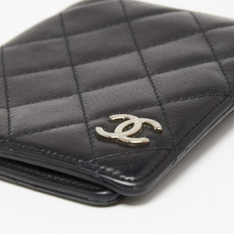 Pre Owned Chanel Black Quilted Leather Bifold Wallet
