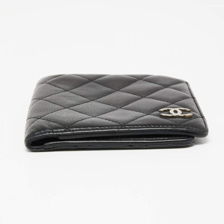 Pre Owned Chanel Black Quilted Leather Bifold Wallet