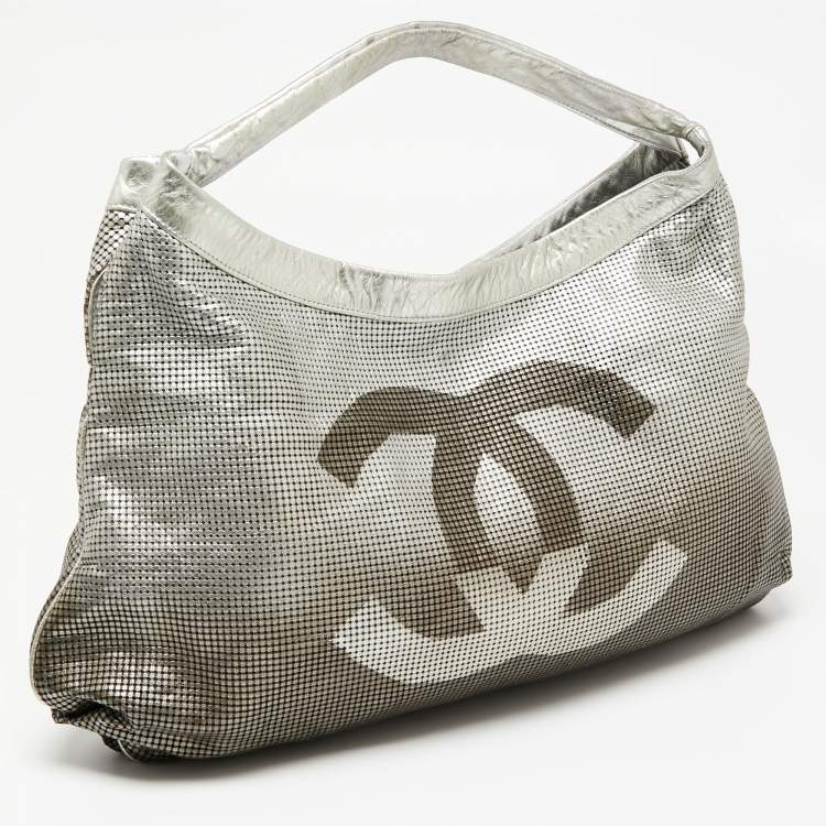 Pre Owned Chanel Ombre Silver Perforated Leather Hollywood CC Hobo