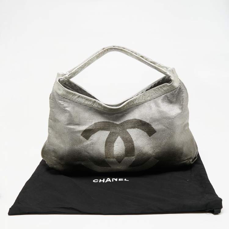 Pre Owned Chanel Ombre Silver Perforated Leather Hollywood CC Hobo