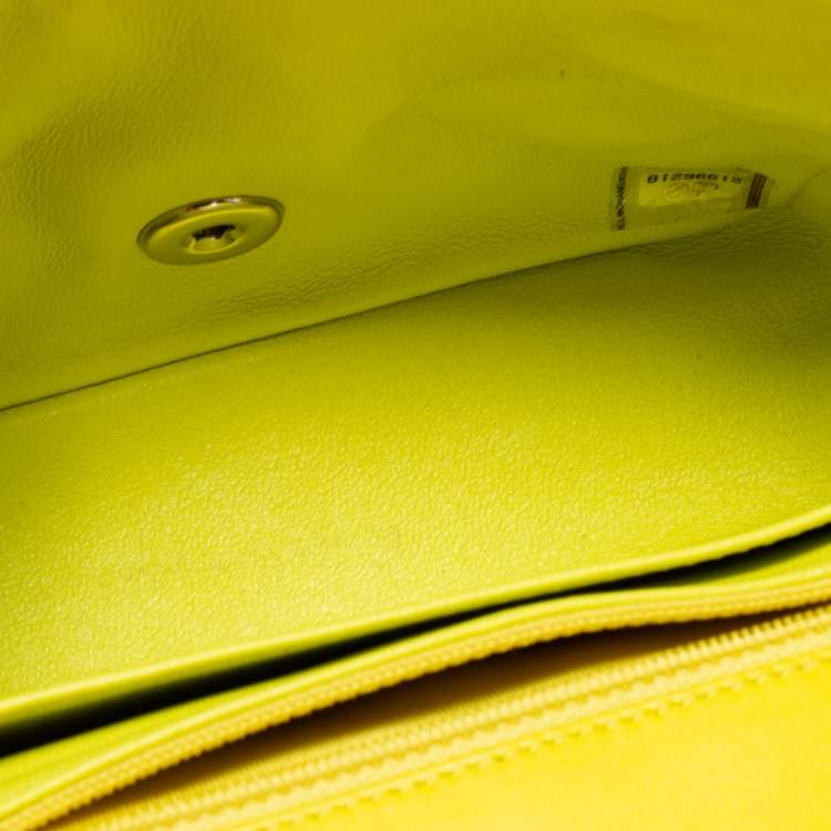 مملوكة مسبقًا Chanel Yellow Quilted Patent Mini Square Classic Flap Bag