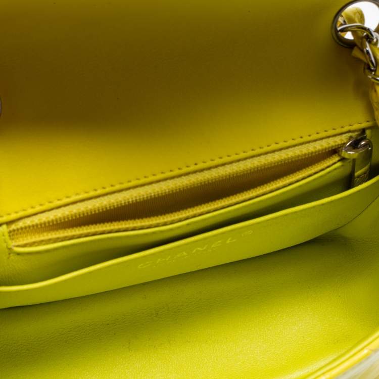 مملوكة مسبقًا Chanel Yellow Quilted Patent Mini Square Classic Flap Bag