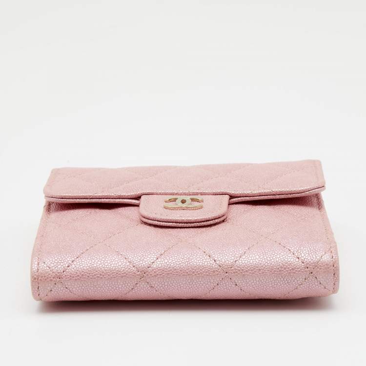 مملوكة مسبقًا Chanel Iridescent Pink Quilted Caviar Leather Classic Trifold Flap Wallet