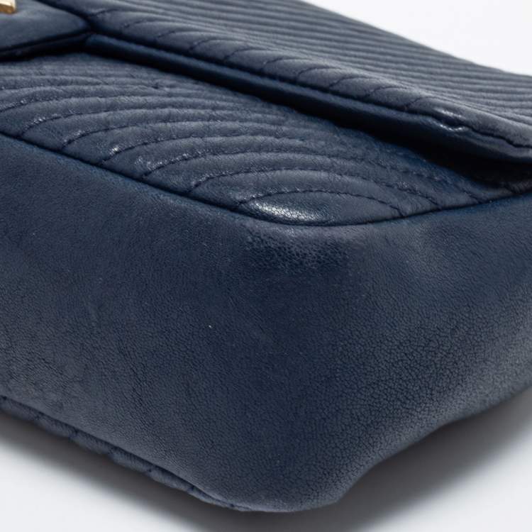 Pre Owned Chanel Blue Chevron Leather Medium Classic Single Flap Bag