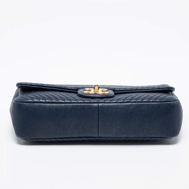 Pre Owned Chanel Blue Chevron Leather Medium Classic Single Flap Bag