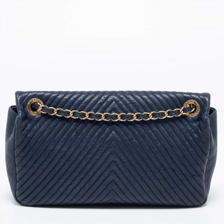 Pre Owned Chanel Blue Chevron Leather Medium Classic Single Flap Bag