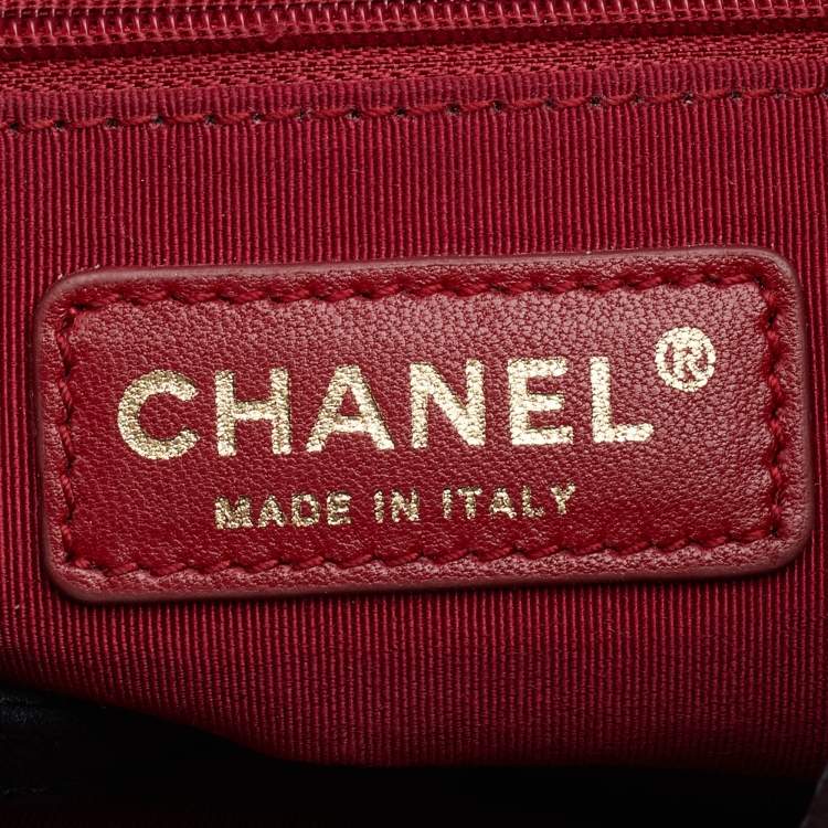 Pre Owned Chanel Black Quilted Leather Button Up Hobo