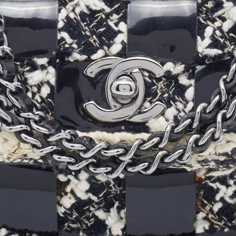 مملوكة مسبقًا Chanel Black/White Chessboard Tweed and Patent Leather Flap Bag