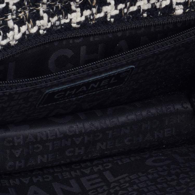 مملوكة مسبقًا Chanel Black/White Chessboard Tweed and Patent Leather Flap Bag