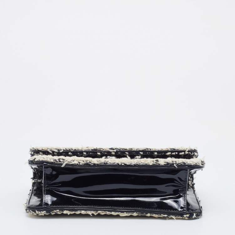 مملوكة مسبقًا Chanel Black/White Chessboard Tweed and Patent Leather Flap Bag