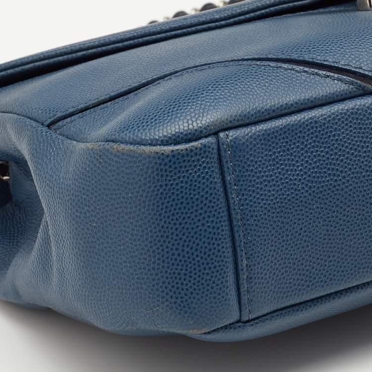 مملوكة مسبقًا Chanel Blue Caviar Leather Chevron Flap Bag