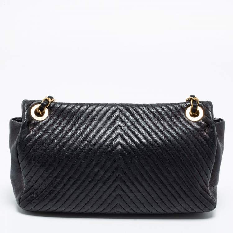 Pre Owned Chanel Black Surpique Chevron Leather Medium Flap Bag