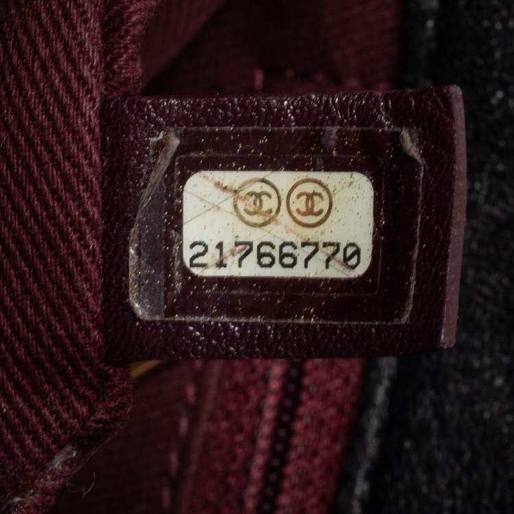 Pre Owned Chanel Black Surpique Chevron Leather Medium Flap Bag