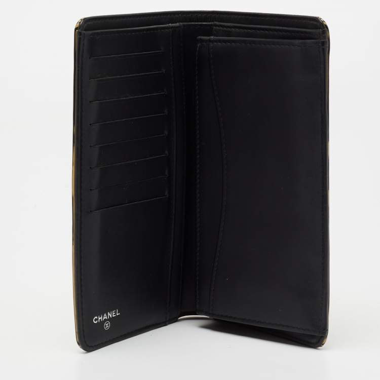 Pre Owned Chanel Yellow Striped Patent Leather CC Long Bifold Wallet