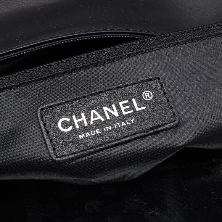مملوكة مسبقًا Chanel Black Check Embossed Velvet And Fabric CC Side Belted Flap Bag