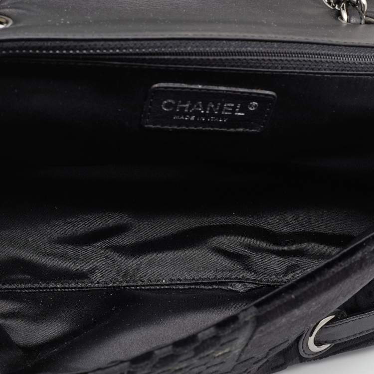 مملوكة مسبقًا Chanel Black Check Embossed Velvet And Fabric CC Side Belted Flap Bag