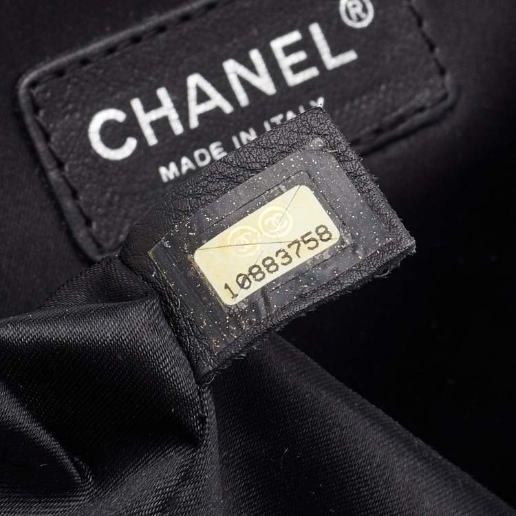 مملوكة مسبقًا Chanel Black Check Embossed Velvet And Fabric CC Side Belted Flap Bag