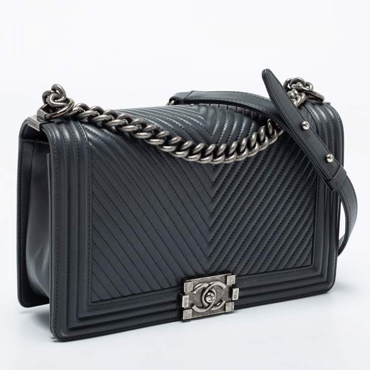Pre Owned Chanel Dark Grey Chevron Leather Large Boy Shoulder Bag