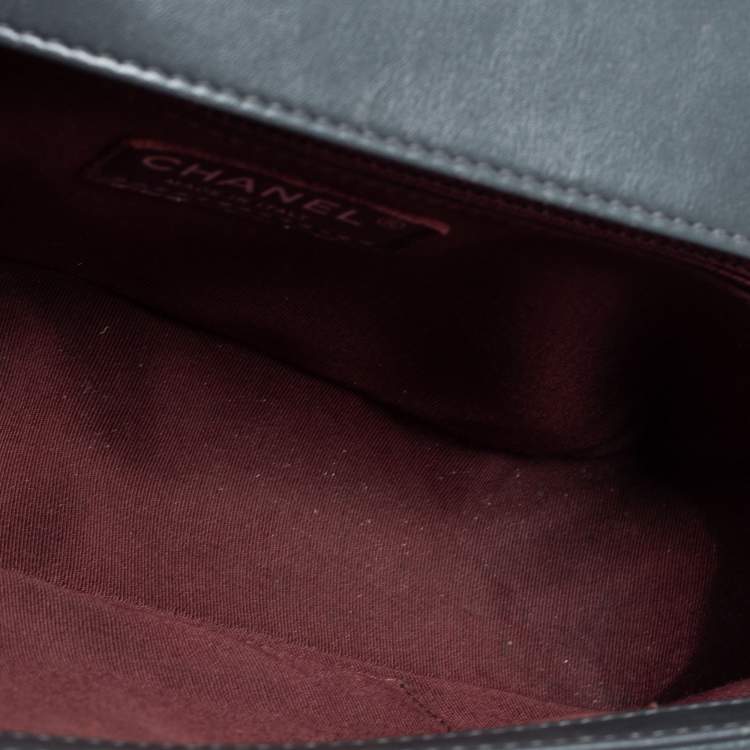 Pre Owned Chanel Dark Grey Chevron Leather Large Boy Shoulder Bag