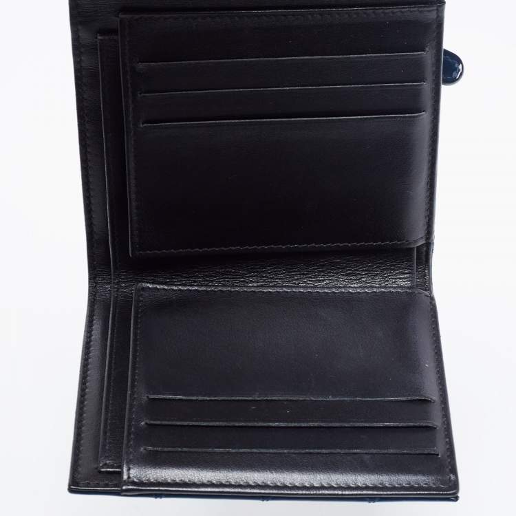 مملوكة مسبقًا Chanel Blue Patent Leather CC Wallet