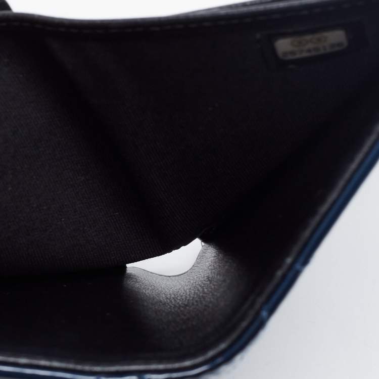 مملوكة مسبقًا Chanel Blue Patent Leather CC Wallet