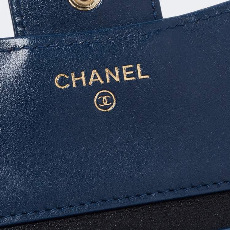 مملوكة مسبقًا Chanel Blue Patent Leather CC Wallet