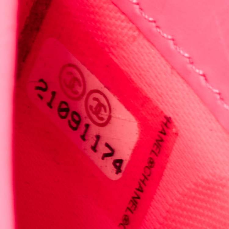 مملوكة مسبقًا Chanel Black Quilted Leather Cambon Ligne Bifold Wallet