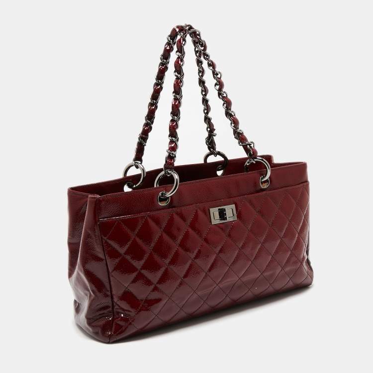 Pre Owned Chanel Burgundy Ombré Quilted Patent Leather 2.55 Reissue Bag