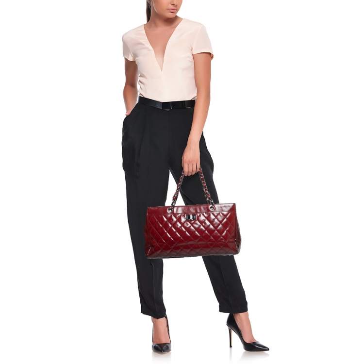 Pre Owned Chanel Burgundy Ombré Quilted Patent Leather 2.55 Reissue Bag