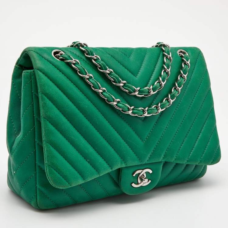 Pre Owned Chanel Green Chevron Leather Jumbo Classic Single Flap Bag