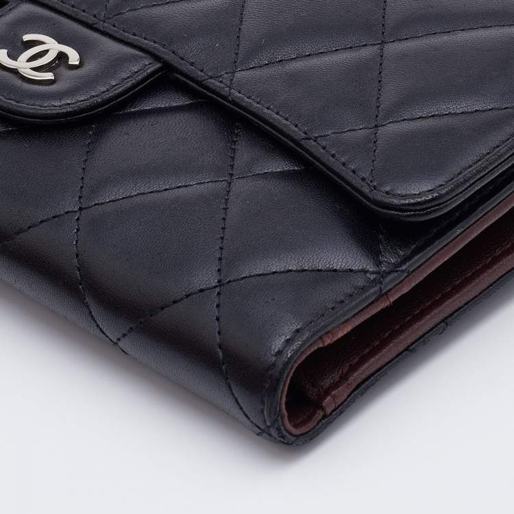 مملوكة مسبقًا Chanel Black Quilted Leather Classic CC Trifold Wallet