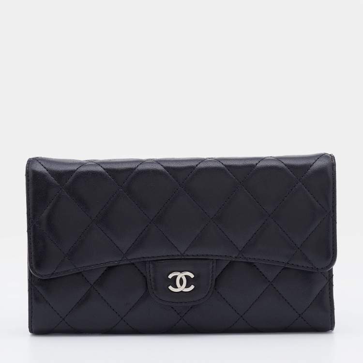 مملوكة مسبقًا Chanel Black Quilted Leather Classic CC Trifold Wallet