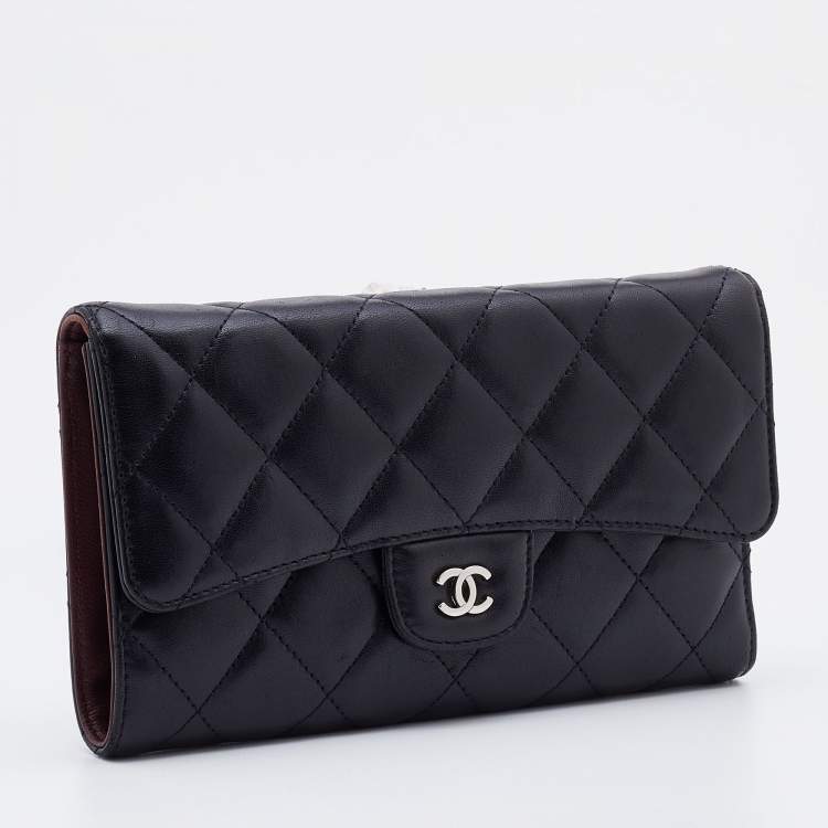 مملوكة مسبقًا Chanel Black Quilted Leather Classic CC Trifold Wallet