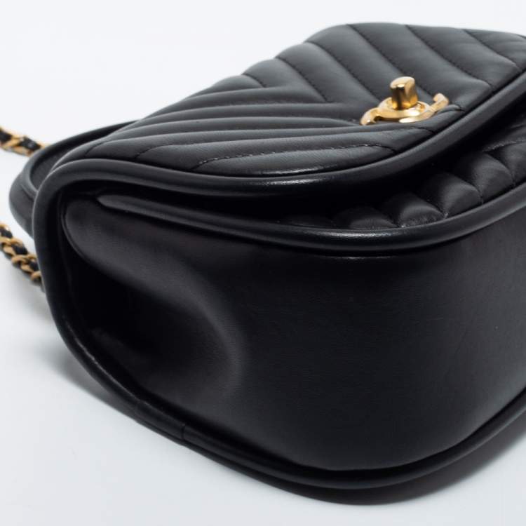Pre Owned Chanel Black Reverse Chevron Leather Mini Round Flap Bag