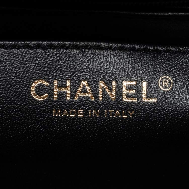 Pre Owned Chanel Black Reverse Chevron Leather Mini Round Flap Bag