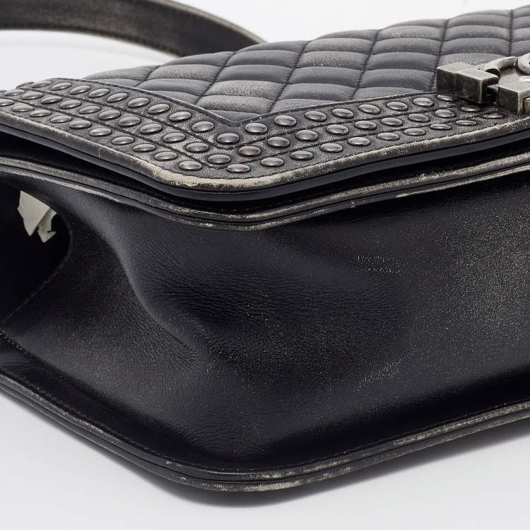 مملوكة مسبقًا Chanel Black/Grey Quilted Leather Medium Studded Boy Bag