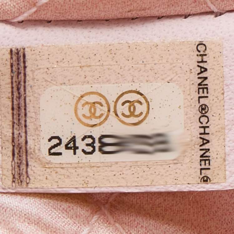 Pre Owned Chanel Pink Woven Raffia Deauville O Case
